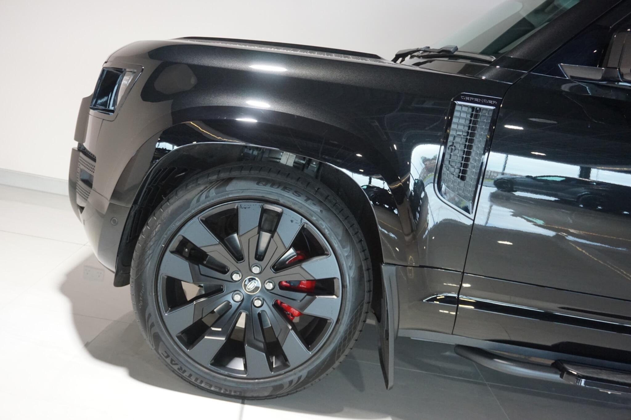 Land Rover Defender 110 3.0 D250 MHEV SE SUV 5dr Diesel Auto 4WD Euro 6 (s/s) (250 ps)